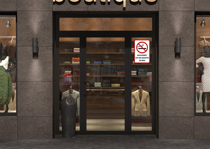 Klebefolie RAUCHVERBOT auf dem gesamten Gelände - Konturschnitt